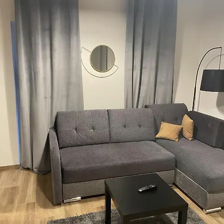 Małeckiego 21 *